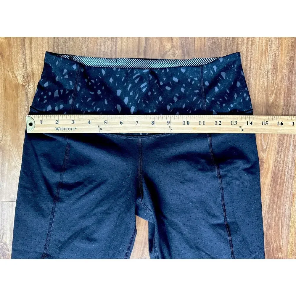 Lululemon Leggings size 4 Gather &‎ Crow Crop II High Rise Shine Dot Black Lace